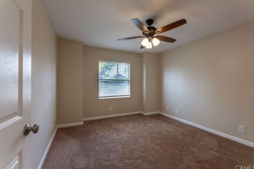 610 Almond Ave, Long Beach CA  90802-1746 exterior