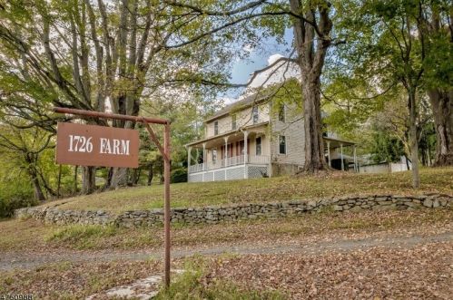 26 Sutton Rd, Lebanon, NJ 08833-4506