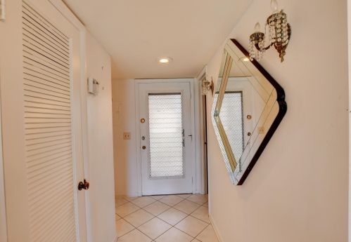 220 Capri, Delray Beach, FL 33484-5166