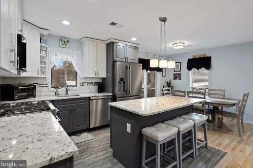 425 Princeton Ave, Berkeley Township NJ  08721-2404 exterior