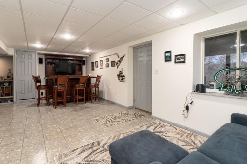 8709 Sentry Dr, Florence KY  41042-8275 exterior