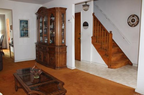 961 Neill Ave, Bronx, NY 10462-3024