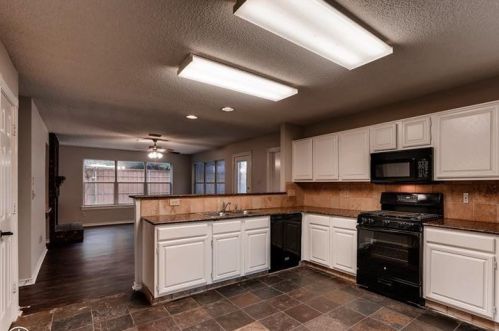 1417 Baker Dr, Cedar Hill TX  75104-1345 exterior