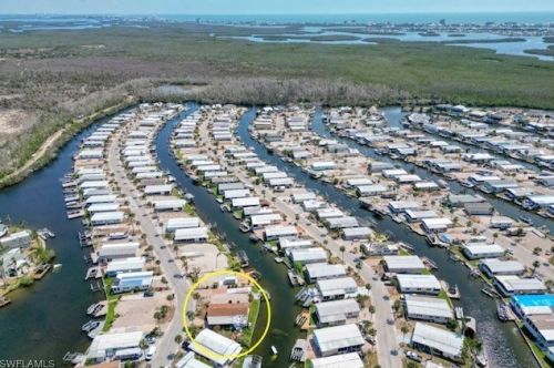 17670 Bryan Ct, Fort Myers Beach FL  33931-7103 exterior