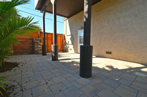 2400 Prosperity Way, San Leandro CA  94578-1124 exterior