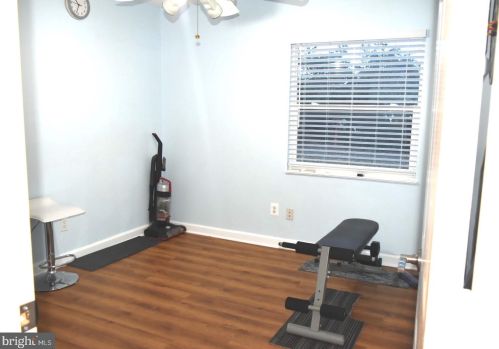 6305 Pioneer Dr, Springfield VA  22150-1623 exterior