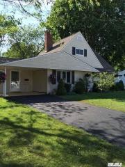 6 Ponder Ln, Plainedge, NY 11756-3431