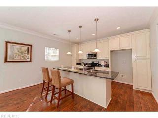 8261 Simons Dr, Norfolk, VA 23505-1644