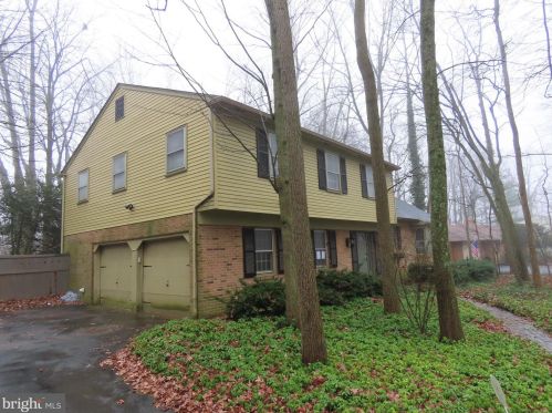 206 Hitching Post Dr, Wilmington, DE 19803-1915