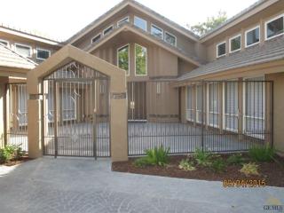 6300 De La Guerra Ter, Bakersfield, CA 93306-9760