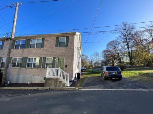 11 Jewel St, Bangor, PA 18013-1140