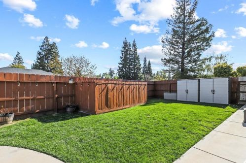 1900 Foxtail Ct, Turlock CA  95382-2890 exterior