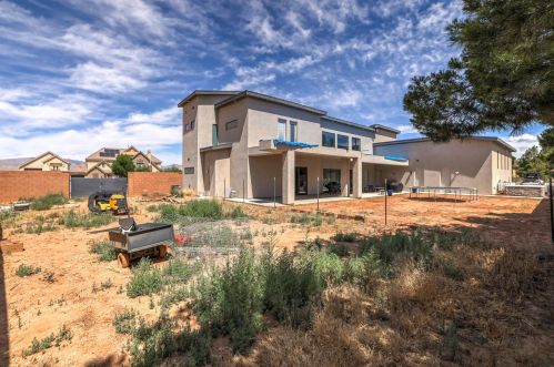 3821 Sugar Leo Rd, Saint George UT 84790-7939 exterior