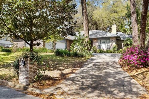 1979 Lake Francis Dr, Apopka, FL 32712-2054