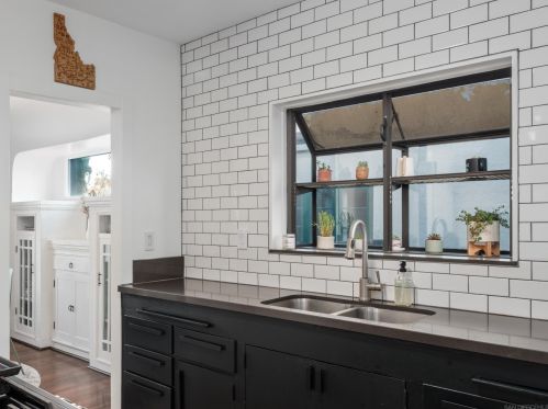 4762 Mountain View Dr, San Diego CA  92116-2250 exterior