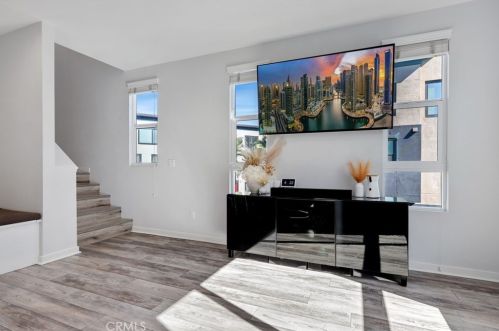 2878 Glassell St, Orange, CA 92865-1004
