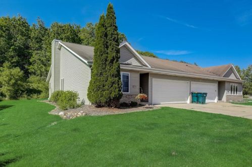 210 James St, Slinger WI  53086-9549 exterior