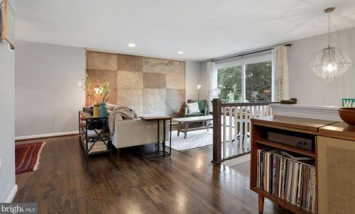 2330 Old Trail Dr, Herndon, VA 20191-3038
