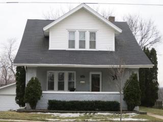 423 Prospect Ave, Waukesha, WI 53188-3620