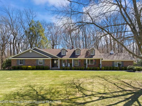 20 Deer Path, Holmdel Village, NJ 07733-2040
