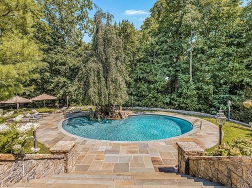 12 Mohican Trl, Scarsdale, NY 10583-6927