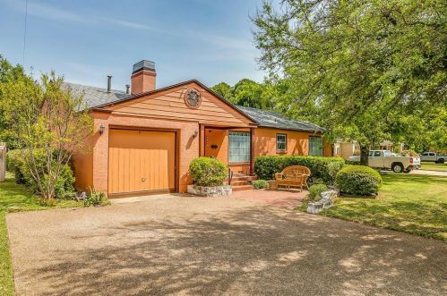 3201 Hilldale Rd, Fort Worth, TX 76116-4429