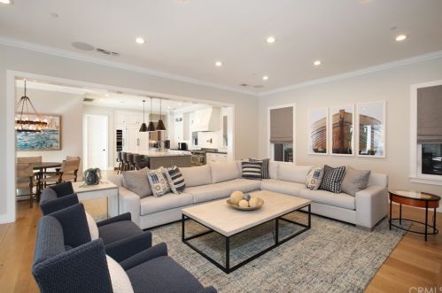 460 Santa Ana Ave, Newport Beach, CA 92663-4132