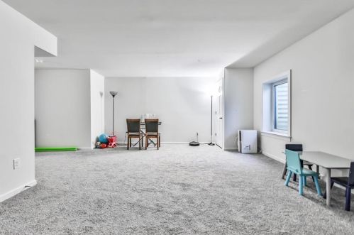 959 King Way, Breinigsville PA  18031-1484 exterior