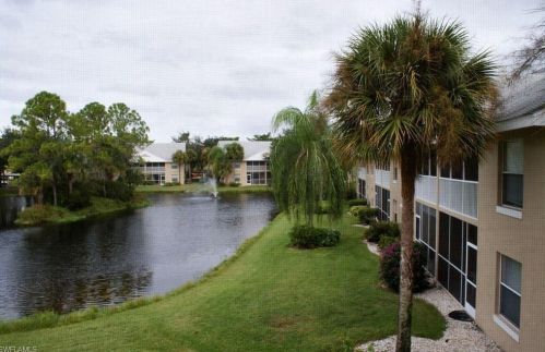 102 Pebble Shores Dr, Naples FL  34110-9259 exterior