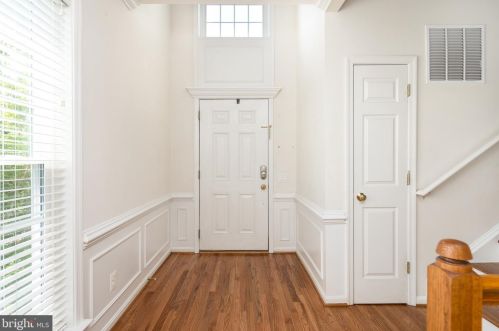 15055 Clementine Way, Haymarket VA  20169-3319 exterior