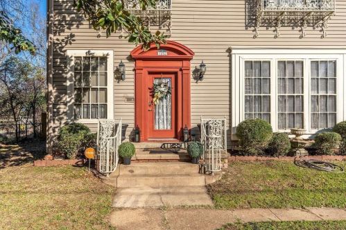 1026 Cedar St, Palestine, TX 75801-7606