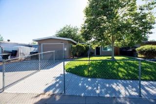 3912 Moonbeam Dr, Sacramento CA  95827-3708 exterior