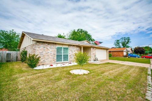 7405 Whitewood Dr, Fort Worth, TX 76137-1438