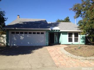 9813 Woodhollow Way, Sacramento, CA 95827-2828