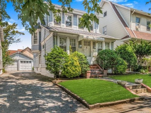 85-15 161st St, Jamaica, NY 11432-1137