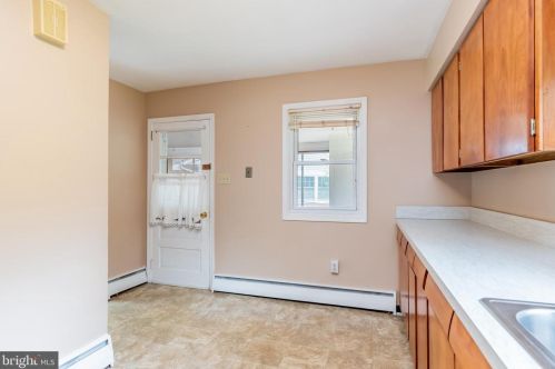 4 Beaver Rd, Camp Hill PA  17011-7404 exterior