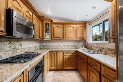 818 South St, Anaheim CA  92805-4415 exterior