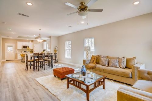 3704 Plum St, Euless, TX 76040-7210