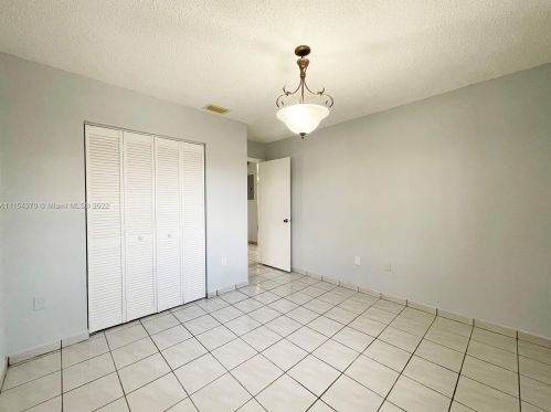 2666 72nd St, Hialeah FL  33016-5419 exterior