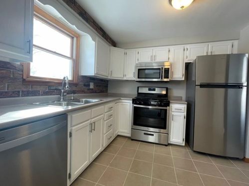 1409 Lexington Dr, New Brighton, PA 15066-3711