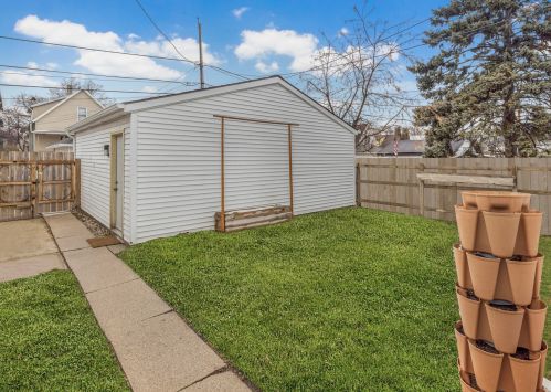 2943 Weil St, Milwaukee WI  53212-2649 exterior