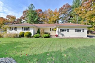 45 Glenroy Rd, Fairfield, NJ 07004-1543