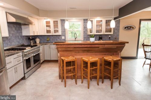 1700 Concord Ct, Blue Bell PA  19422-1336 exterior