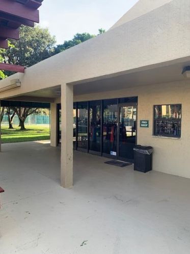 2786 Tennis Club Dr, West Palm Beach FL  33417-2889 exterior