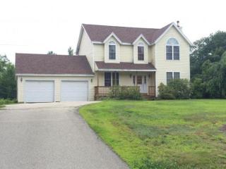 15 Ann Logan Cir, Raymond, NH 03077-1232