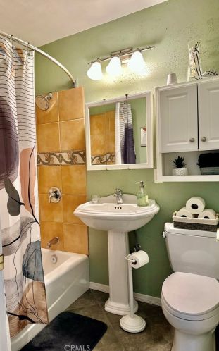 8154 Wakefield Ave, Van Nuys CA  91402-5329 exterior