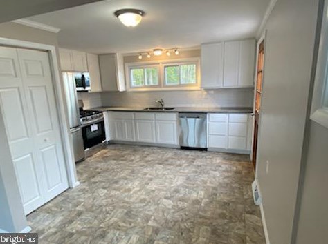3801 Shellpot Dr, Wilmington, DE 19803-1833