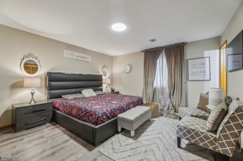 213 Louis Pl, Iselin NJ  08830-1205 exterior