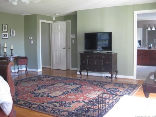 109 Moore Hill Dr, Southington CT  06489-2929 exterior