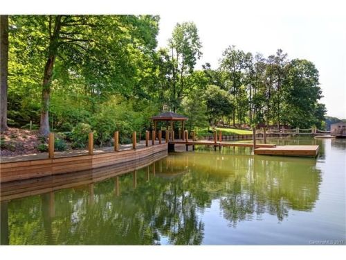 158 Honeydew Cir, Bells Cross Roads, NC 28166-8699
